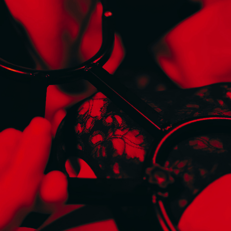 Roomsacred 5 Point Ankle Thigh Neck Cuffs BDSM Restraint Bondage Yoke For Full Access Play