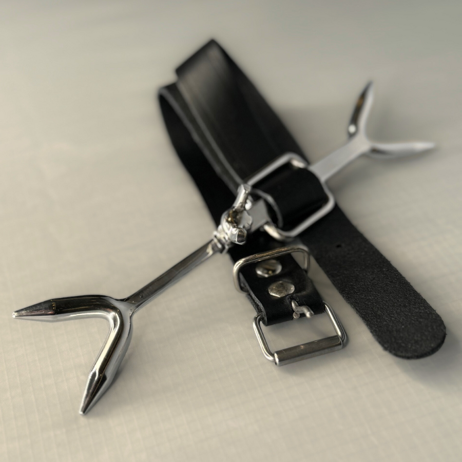 Roomsacred Luxury Heretics Fork Posture Collar Adjustable Soft Genuine Leather Smooth Solid Stainless Steel Neck Restraint Posture Accessory