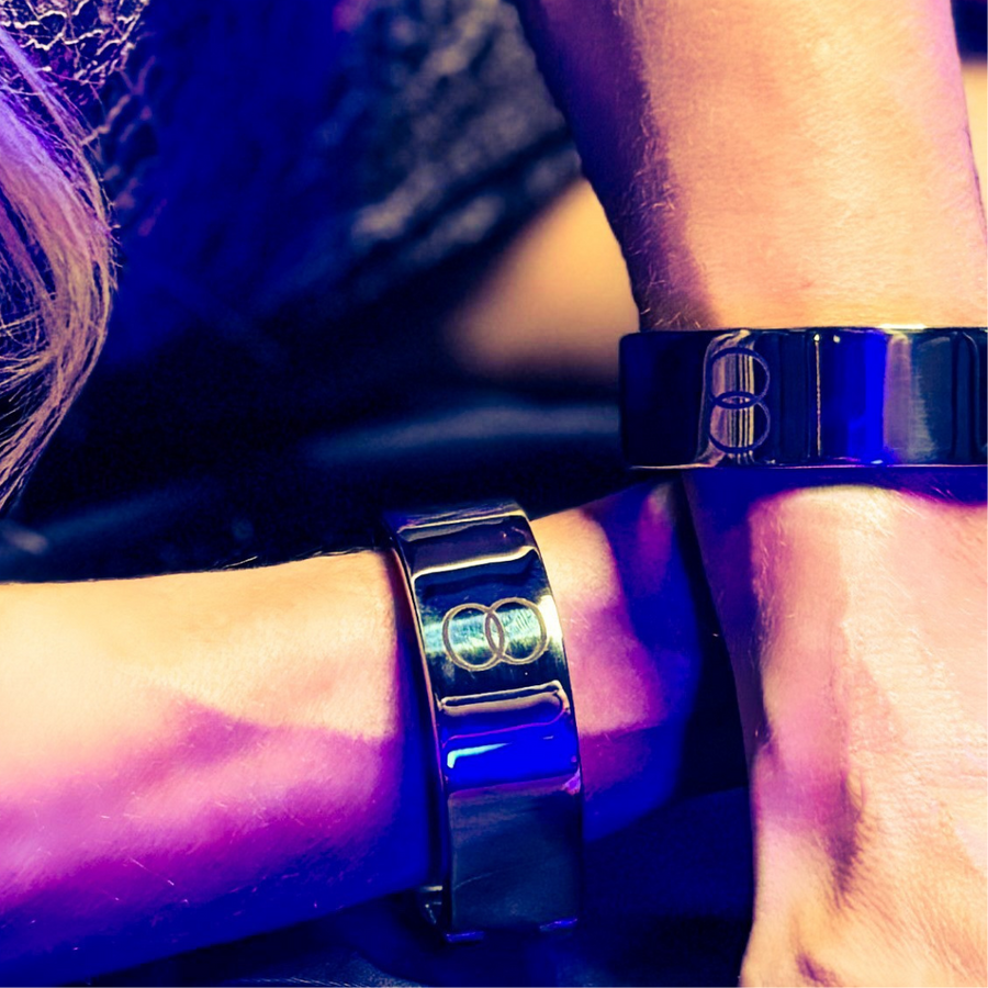 Roomsacred Love Collection Polished Solid Stainless Steel Wrist Cuffs Luxurious Adult Bondage Restraint Play