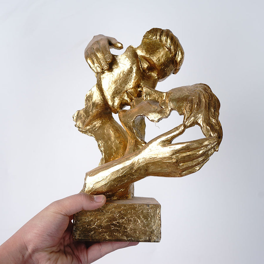 Gold Lovers Sculpture